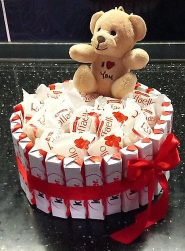 za salvete prsten: Raffaello slatka korpa sa plišanim medom - Ekskluzivna poklon-korpa — 2