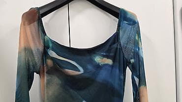 Men's Clothing: Haljina sa apstraktnim printom - Model: uska haljina sa asimetričnim — 1