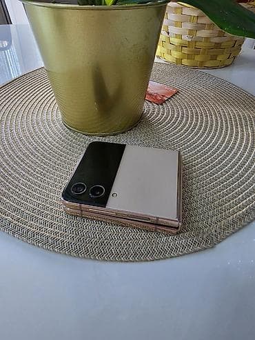 Mobilni telefoni: Samsung Galaxy Z Flip (serija Z Flip, zlatno/roze nijansa) - — 5