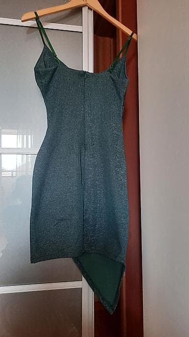 elegantne majce: Elegantna mini haljina na bretele, smaragno-zelene boje sa suptilnim — 9
