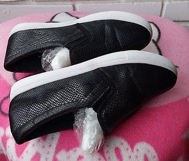 new balance patike 574: Crne slip-on patike - Model: slip-on (bez pertli) sa elastičnim — 3