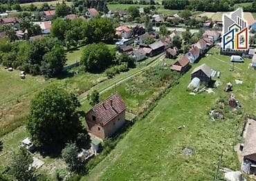 zlatibor kuca prodaja: Na prodaju kuća u Crvenoj Jabuci kod Uba površine 100m2 površina placa — 9