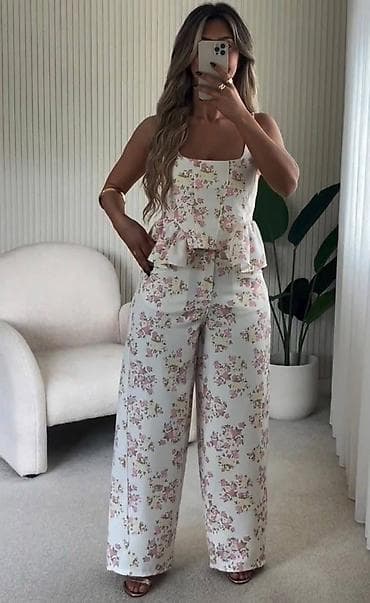 topici: Dvoset ženski komplet – top sa peplum detaljem i široke pantalone - — 3
