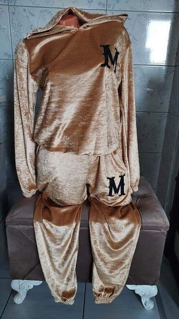 nike siva trenerka: Komplet plisane trenerke s.m.l.xl 2500 din Boja: CRNA — 3