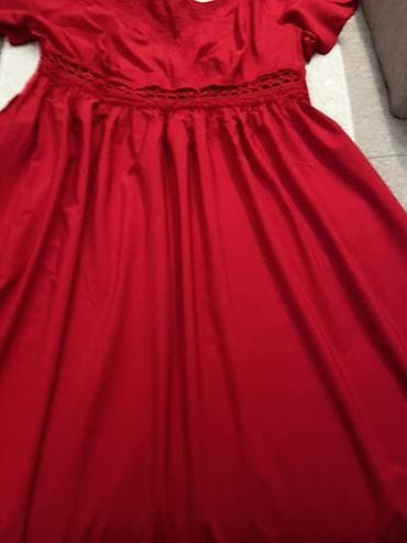 Haljine: Crvena haljina sa romantičnim detaljima - Boja: žarko crvena - Kroj — 3
