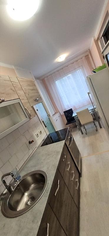 Stanovi: Blok 62,Jurija Gagarina,soba za devojku nepusaca u trosobnom stanu sa — 1