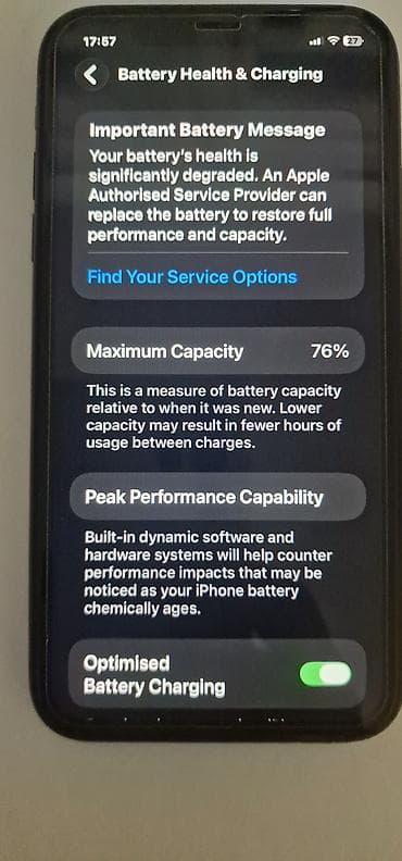 Video Games & Consoles: Iphone 11
Samo telefon i maska
Bez ogrebotina — 5