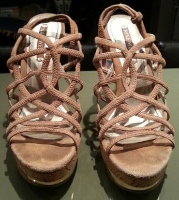 zlatne sandale deichmann: Sandale, Nine West, 38 — 3
