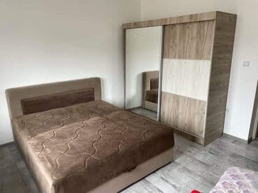 Ugaone garniture: French bed Sara
330e — 1