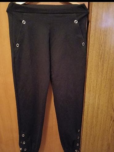 Ženske trenerke i haljina – set različitih komada 1) Crne sportske