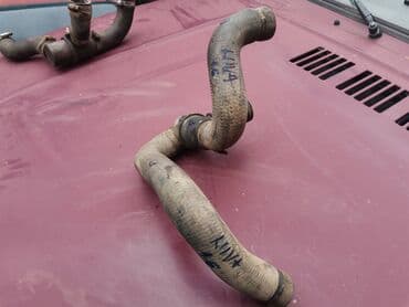 univerzalni termostat za auto: Termostat sa crevima Lada 2121 Niva br.3. Polovno, očuvano. Skinuto sa — 8