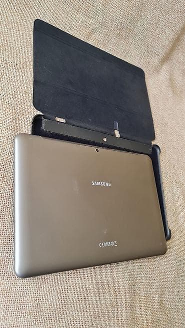 Tablet ko nov sa maskom bez.mane sve radi.veliki 10.1 inca