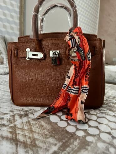 Personal Items: Elegant purse, Hermes, Material: Leather — 1