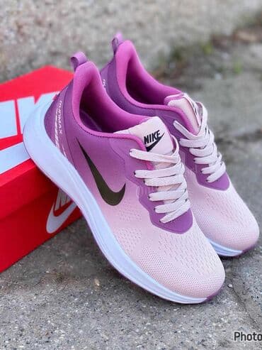 nike 97 crne: Patike za trčanje, dostupne u različitim bojama kao što su svetlosiva — 6