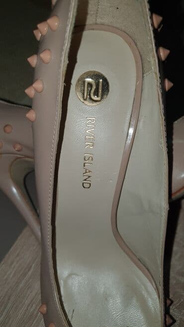 jednodelne pidzame h m: Pumps, 39 — 4