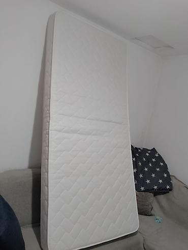 Desks and tables: Dušek za krevet – pravougaoni, beli - Dimenzije: približno za — 3