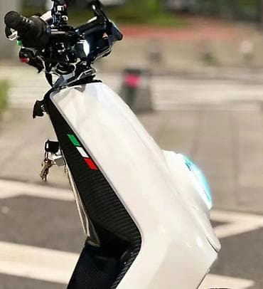 kompresor sa dve glave: Ukrasni set nalepnica – Italijanska zastava (trikolore) za moto/auto — 5