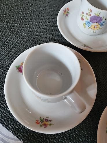 šolja sa grejačem: Soljice nove Zajecar porcelan iz 70ih.godina. Nove soljice,jedna — 10