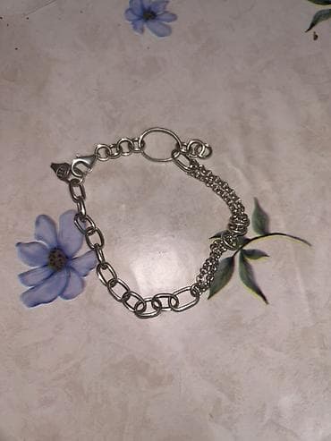 suknje mini: Srebrna narukvica kao nova — 1