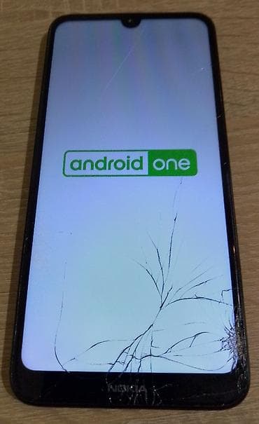 Računari, laptopovi i tableti: Nokia 3.2 Polomljeno staklo inače ispravna. Potrebna zamena stakla — 1