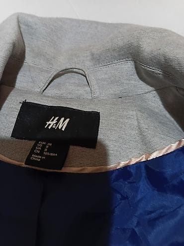 Ženska obuća: H&M ženski sako, model sa jednim dugmetom - Veličina: EUR 38 (US — 2