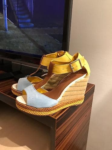 Sweatpants: Sandals, 37 — 2