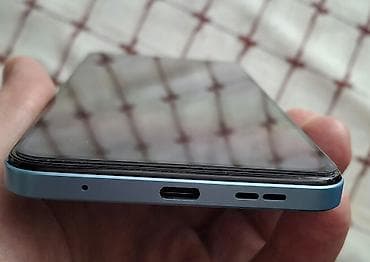 Xiaomi: Prodajem Xiaomi redmi note 12 4g 4/64 star 2 godine. Odlican bez — 5
