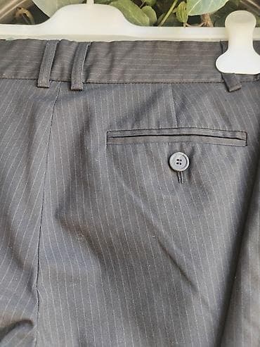 Men's Clothing: MEXX poslovne pantalone vel M, L
Struk po 40
Nogavice spolja 104 — 4