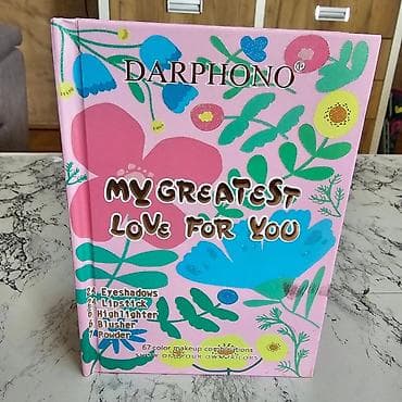 stitch paleta senki: Ovo je Darphono set šminke "My Greatest Love For You", koji sadrži 67 — 1