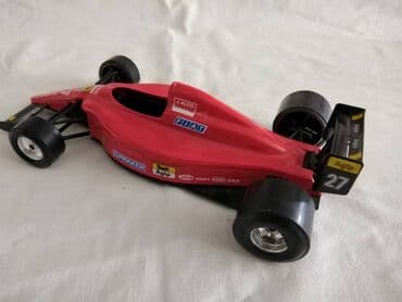 maketa automobila: Burago formula 1 Ferrari fali prednji desni spojler,zalepljena osovina — 3