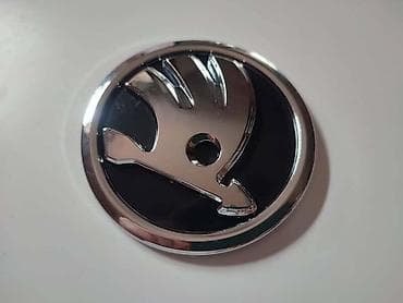 gume kramponke 13: PREDNJI ZNAK 90MM ZA ŠKODA RAPID, FABIA, OCTAVIA . | Prednji znak — 2