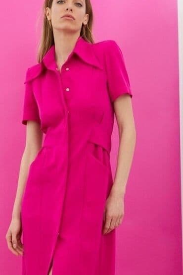 Ružičasta Mona košulja-haljina, elegantnog kroja i modernih linija na lalafo.rs Ružičasta Mona košulja-haljina, elegantnog kroja i modernih linija