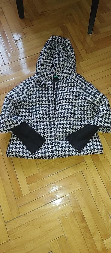 pull and bear prsluci: Benetton zimska jakna s kapuljačom – dezen “pseći zub” (crno-beli) - — 1