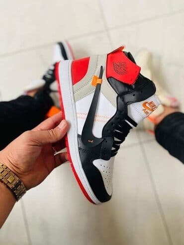 planeta asics patike: Air Jordan
40-44
3400 din — 2