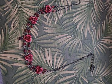 ogrlice od skoljki: Romantična ogrlica sa crvenim ružama i perlama - Dizajn: višeslojna — 1