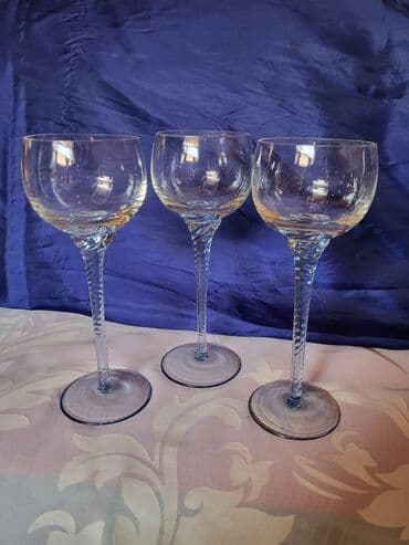 swarovski case za vino cena: Case nove,vintaz za vino. Case perfektne,sve na njima je odsjaj od — 4