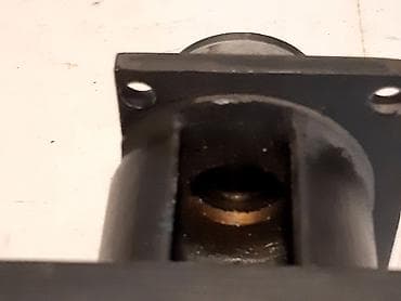 pirograf za drvo cena: Aluminijumsko kuciste sa lezajem za osovinu 12mm Pored lezaja kuciste — 10