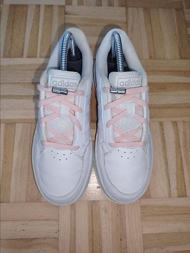 patike za vodu metro: Adidas ženske patike – bele sa svetloružičastim pertlama - Model — 1