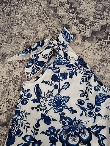 pull and bear torbe: Asimetrična bluza na jedno rame sa mašnom - Model: bluza/top na jedno — 3