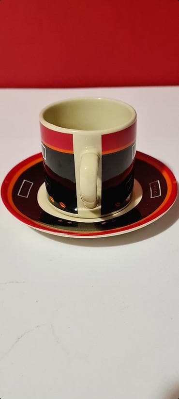 solje za espresso kafu: Servis 6 malih šoljica sa tacnom za kafu, motiv “CAFE’ LATTE”. - Nove — 10