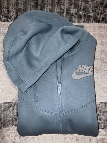 3 decembar duks: NIKE duks vel.S NOVO — 7