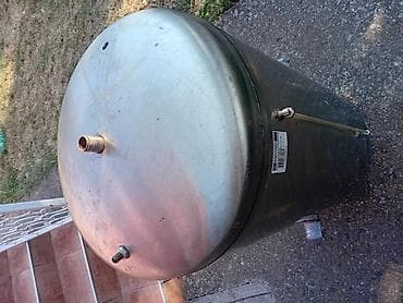 Nerđajući inox rezervoar/posuda sa nogarama - Materijal: nerđajući