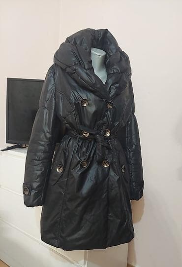 mona kaisevi: Ženska zimska jakna/kaput u crnoj boji - Model: puffer-parka sa — 2