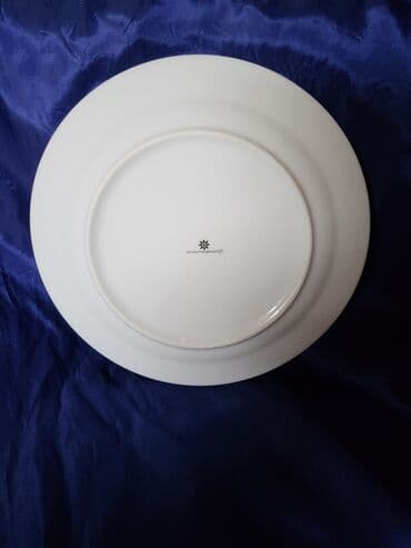 porcelanske solje za caj: Porcelanski nov set,servis za 4 osebe. Servis fabricki za 4 — 11