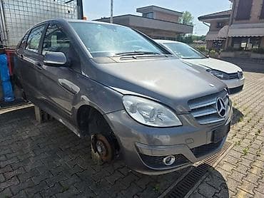 mercedes delovi: MERCEDES BENZ B 180 2009. GOD. - KOMPLETAN AUTO U DELOVIMA | — 2