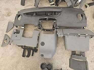 naslon za ruku: PLASTIKA KASETA NASLON ZA RUKU ZA RENAULT SCENIC — 1