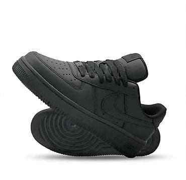 tn buzz: Nike Air Force 1 Low – triple black - Klasični košarkaški dizajn sa — 1
