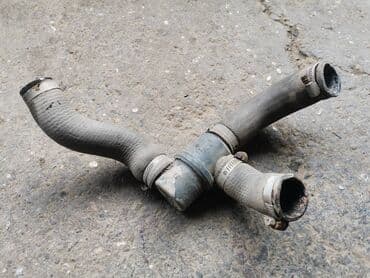 univerzalni termostat za auto: Termostat sa crevima Lada 21213,21214 Niva br.1. Polovno, očuvano — 13