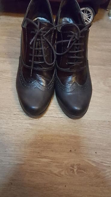 dr martens cipele: Ženske kožne cipele na pertlanje, oxford/brogue stil. - Boja: tamno — 6