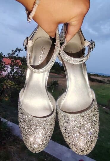 srebrne cipele: Sandals, Catwalk, 38 — 6
